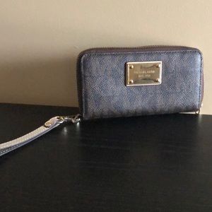 MIchael Kors zip wallet/wristlet